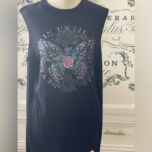 VENUS Black cold shoulder graphic tee